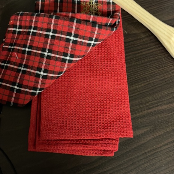 Christmas Kitchen towel and spoon set (2 towels & wooden spoon) - Picture 5 of 9